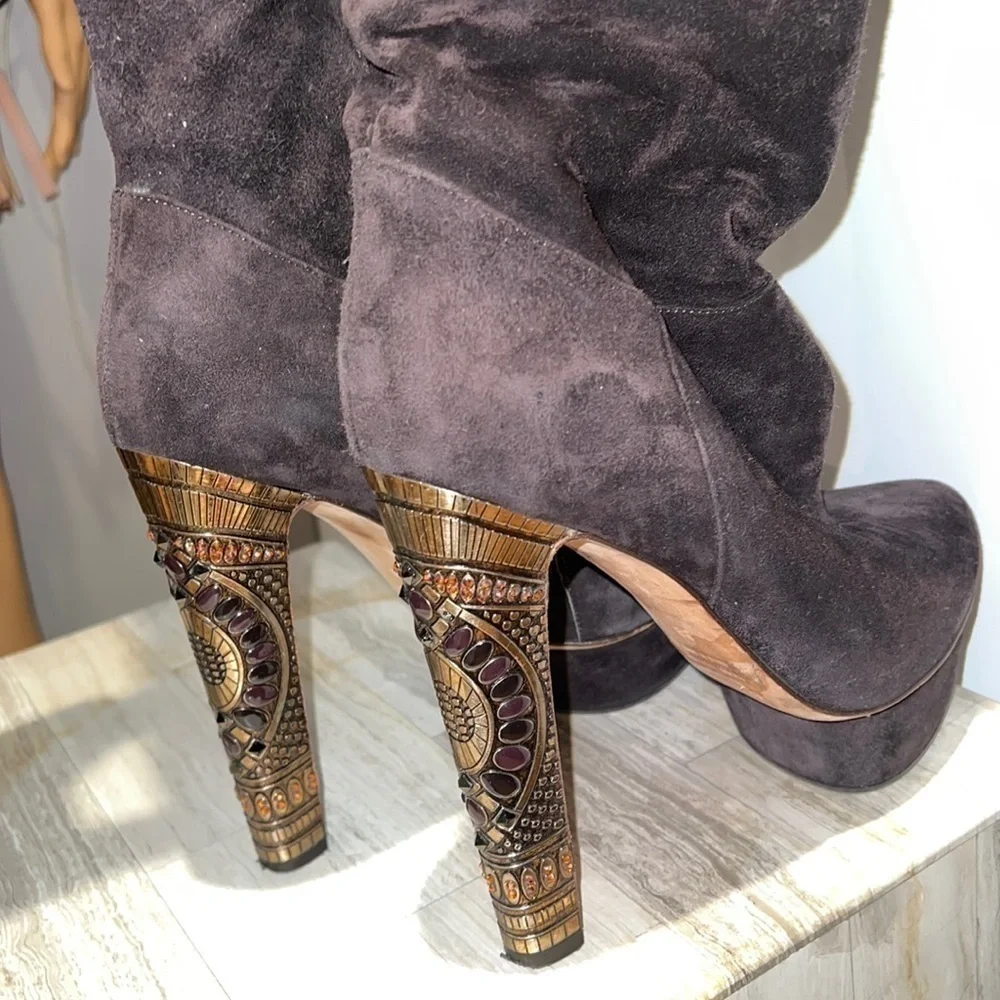 Le Silla 39/US 9 Brown Suede Metal Crystal Embellished Platform Tall Boots